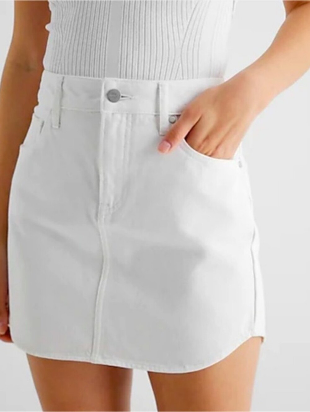 Express White High Waisted Denim Mini Skirt Size 8 NWOT​